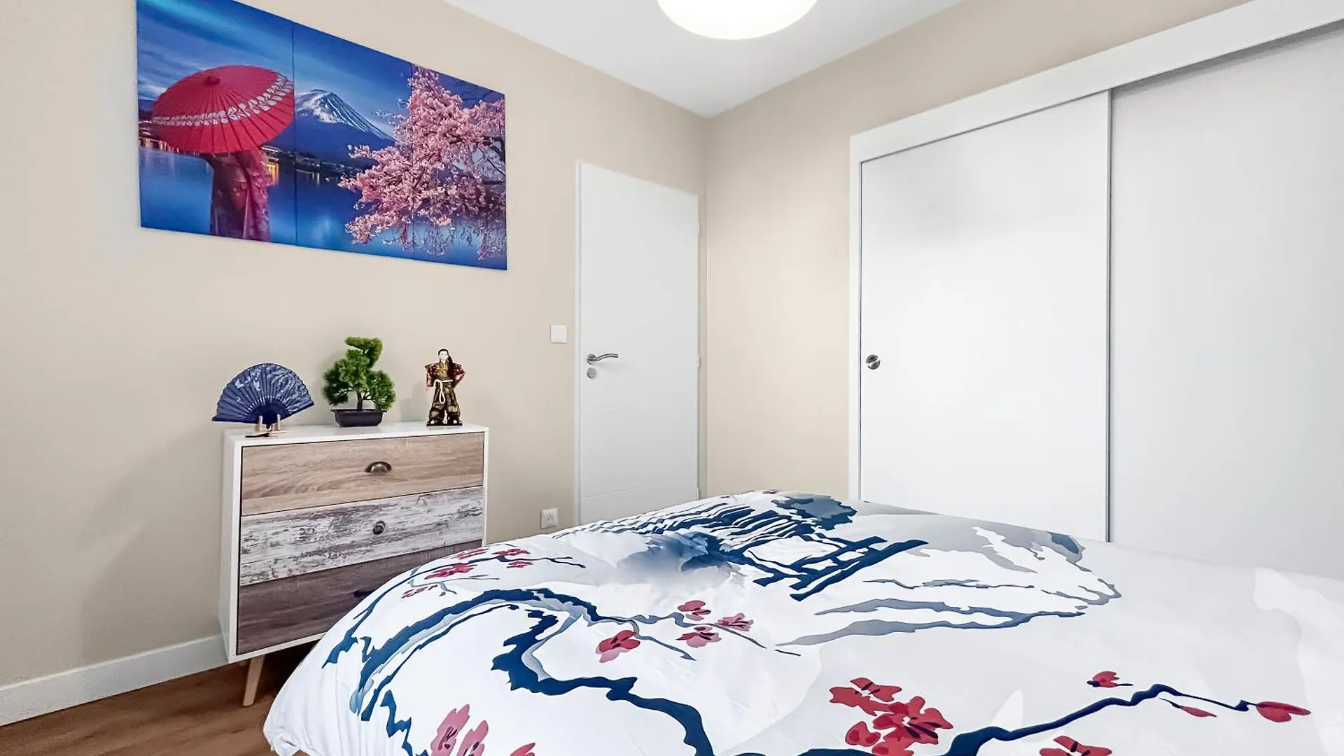 Appartement Baignoire Balneo Avec Climatisation à Saint-Etienne  France