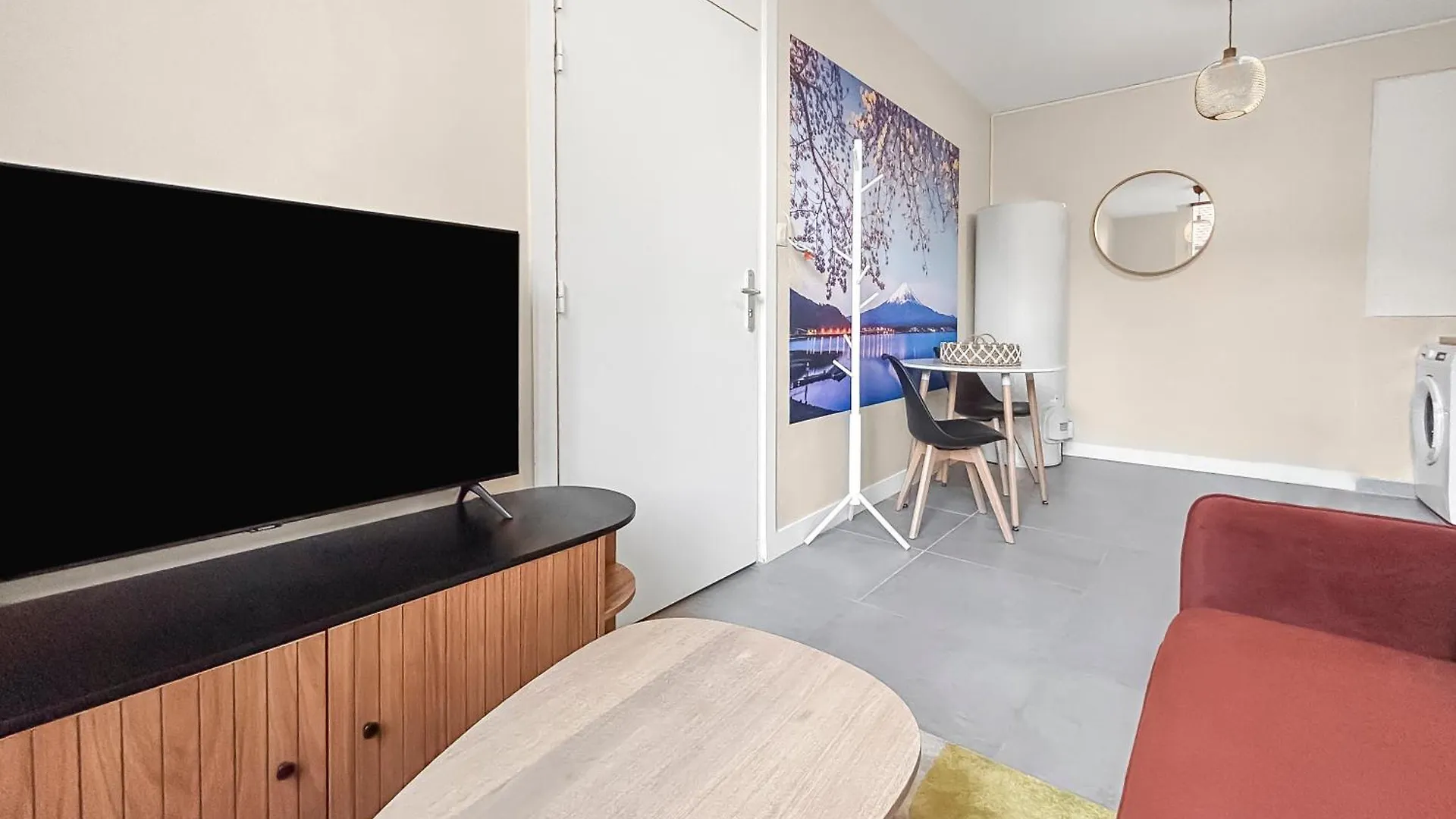 Appartement Baignoire Balneo Avec Climatisation à Saint-Etienne  0*, Saint-Etienne (Loire) France