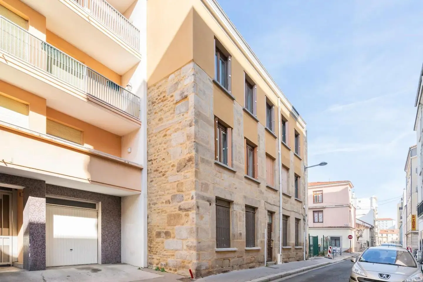 Appartement Baignoire Balneo Avec Climatisation à Saint-Etienne  France