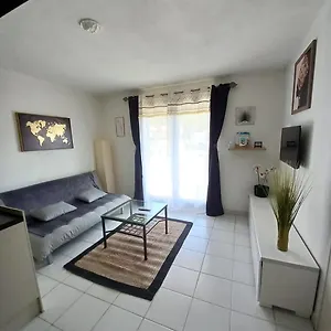 https://t2-cabine-la-londe-les-maures-200m-plage.fr-provencehotel.com