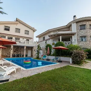 https://villa-frente-al-mar.catalonia-hotels.com