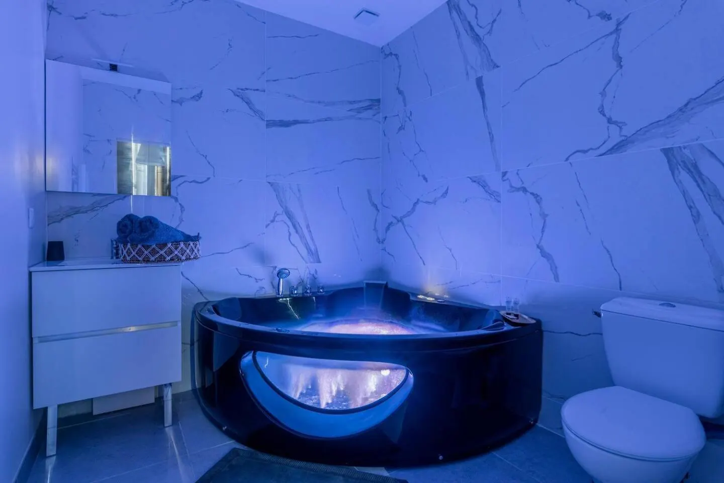 Baignoire Balneo Avec Climatisation Apartment Saint-Etienne   Saint-Etienne (Loire)